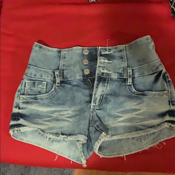 White-washed, Jean Shorts - Picture 3 of 3